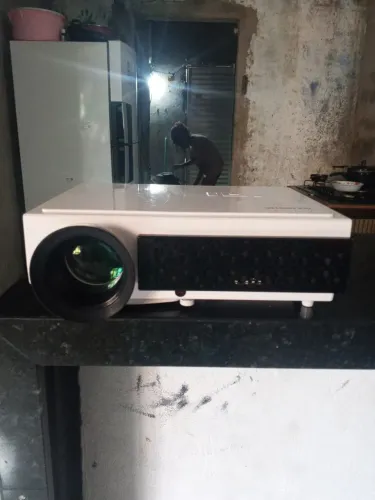 projetor goldentec em ótimo estado, tudo funcionando