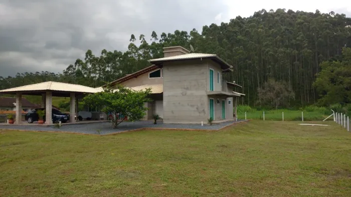 LINDA CASA DE CAMPO EM POMERODE/SC 