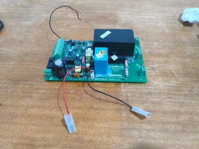 Placa de cerca elétrica Intelbras