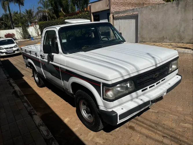 Chevrolet D-20 S / Luxe 3.9/4.0 Diesel 1995
