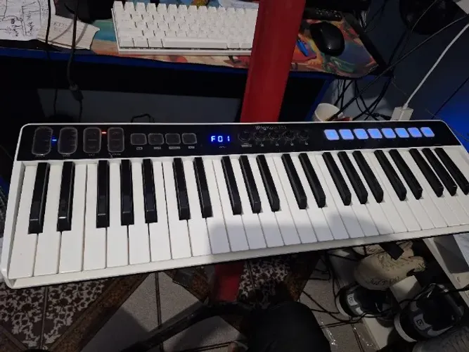 iRig Keys I/O 49 + Case l + Pedal Sustain Controlador MIDI Profissional
