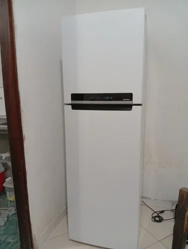 Vendo uma geladeira Mideia v 127