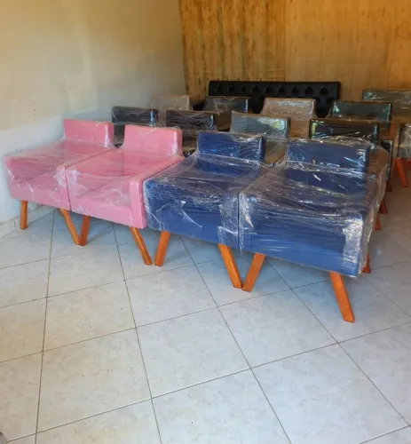 Poltrona disponível pronta entrega 250 a unidade.