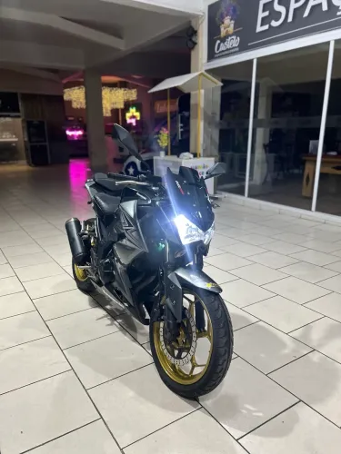 KAWASAKI Z300 + PERSONALiZADA +29.000 km