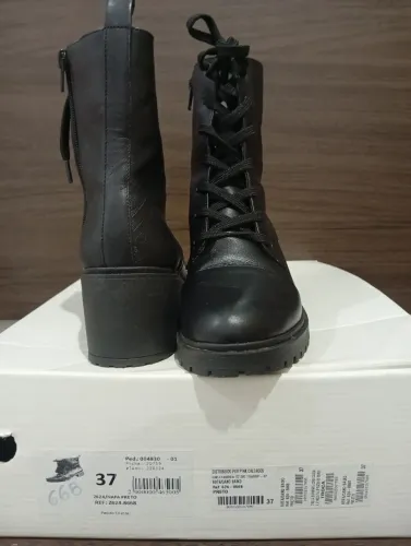 Bota de couro Número 37