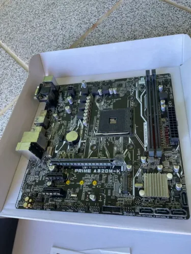 Placa mãe Asus A320M-k/BR Com defeito