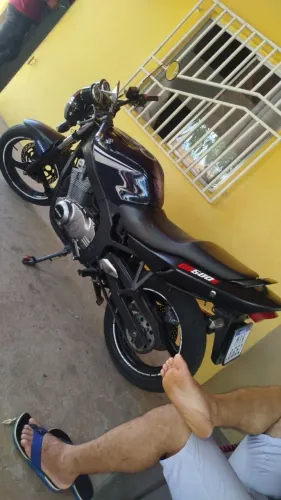 Moto top sem detalhes!