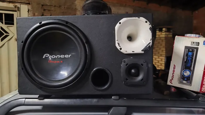 TRIO PIONEER CARA PRETA ?