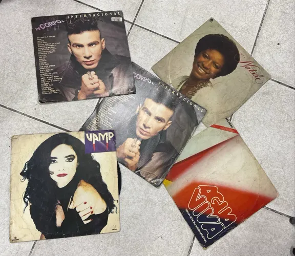 Lote com discos de vinil 5 peças
