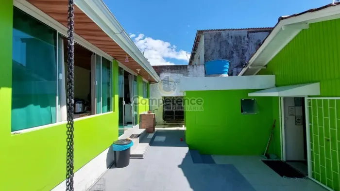 Casa para Venda em Palhoça, Praia de Fora, 4 dormitórios, 2 banheiros, 1 vaga