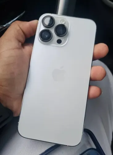 iPhone 15 Pro Max 512GB Branco | 95% Bateria | Excelente Estado