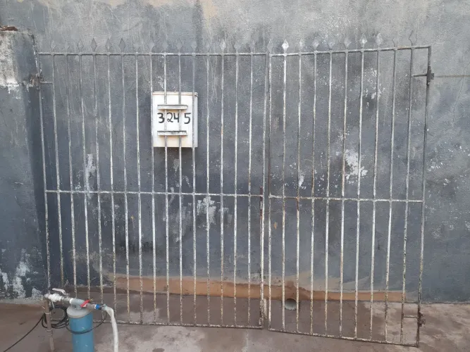 Portão em aço.