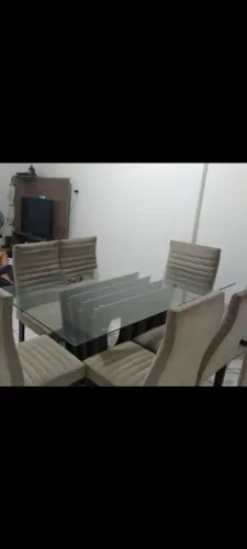 Mesa de 6 lugares parte de cima de vidro
