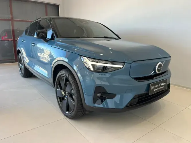 Volvo C40 Recharge Pure Eletric (elétrico) 2022