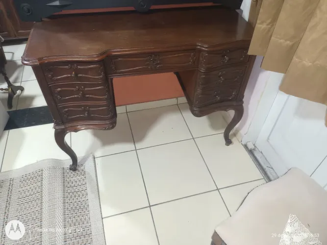 Escrivaninha antiga