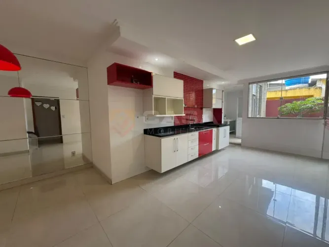 AV- Casa Triplex 6 Quartos em Feu Rosa