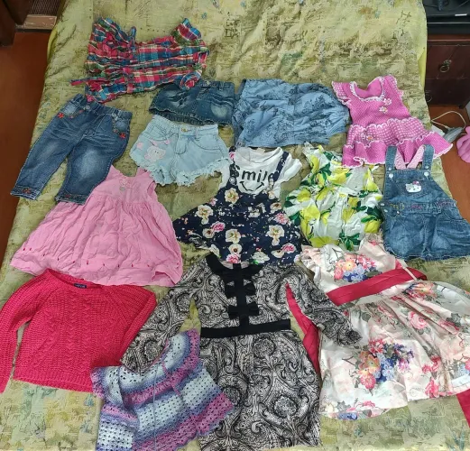 Lote de roupa de menina