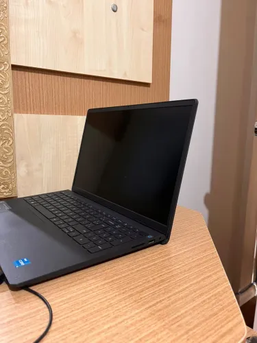 DELL INSPIRON 15 3511 ? i5 | 8GB RAM | SSD 256GB