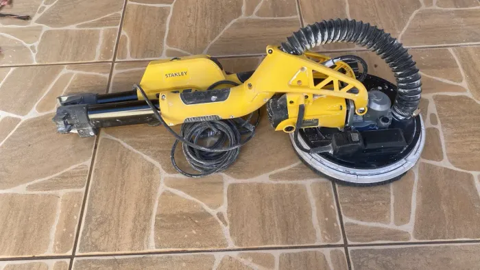 Lixadeira De Parede Stanley SW75 750W - Semi-Nova