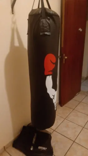 Saco de Pancadas Valentini 120cm + Suporte de Parede + Retalhos