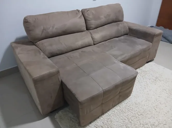 Sofa retratil de qualidade , muito conservado