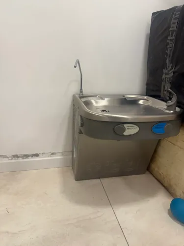 Bebedouro de água novo