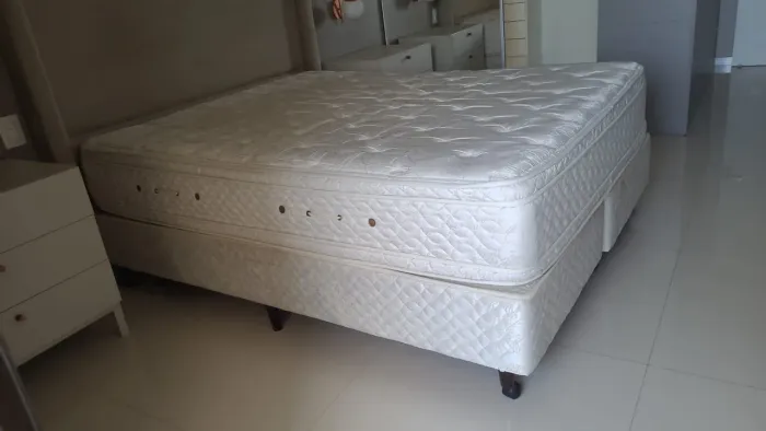 Oportunidade: cama box top de linha da Castor