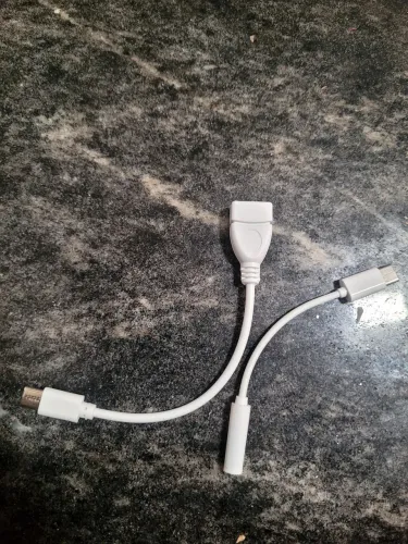 Adaptador OTG USB-C com entrada P2