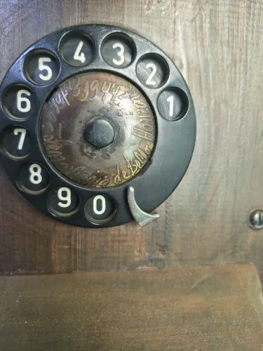 Vendo telefone antigo de 1944 da estação rodoviária de Belo Horizonte