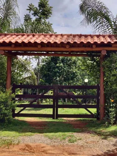 Casa condomínio fechado GO-020 