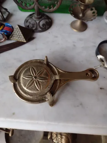 Espiriteira em bronze. 