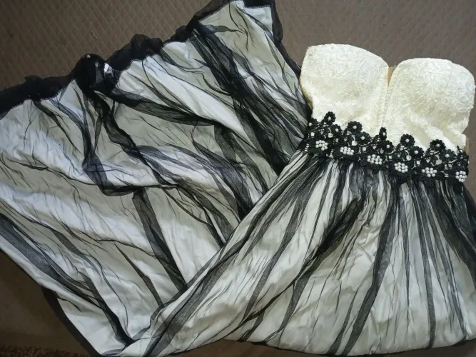 Vestido lindo adulto, bordado com bojo lindo vestido rananeho 36/38 .