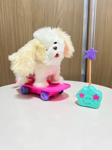 Cachorrinho Fur Real Skete com controle remoto e movimentos 