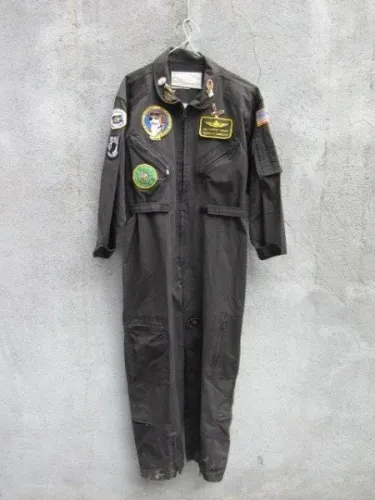 AVIAÇÃO - MACACÃO DE PILOTO AMERICANO - Tamanho S (pequeno). Usado. Mede aprox. 49/50 cm