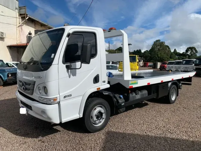 MB ACCELO 815 ANO 12 246.002Km Plataforma R$ 245.000,00 av