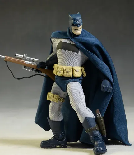 Raro Mezco one 12 1:12 Batman Frank Miller Dark Knight Returns DKR