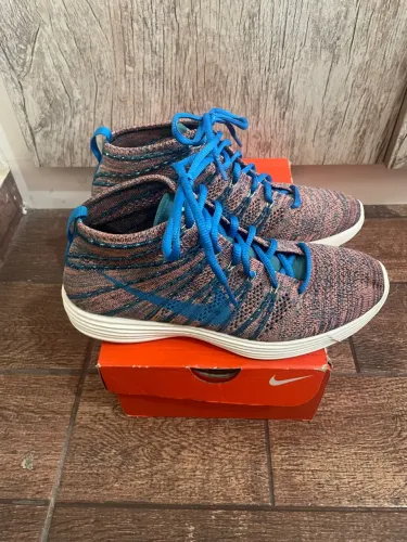 Tênis Nike Flyknit Chukka