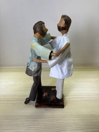 Estátua em papel machê linda