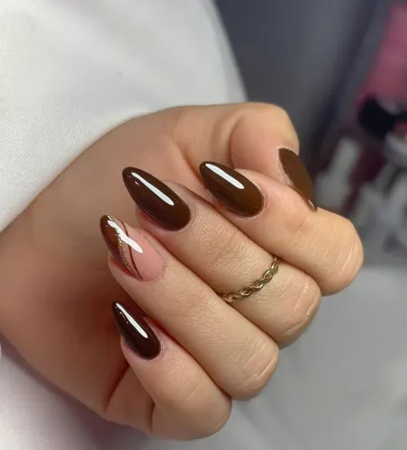 Unhas de Gel Marrom Elegantes e Modernas