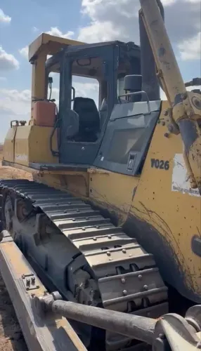 Trator de Esteira Komatsu D85 EX ano 2009 com 9.200 horas, no Piauí 