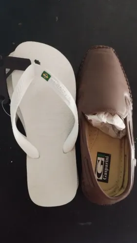 Chinelo Havaianas e Sapato Gasparini