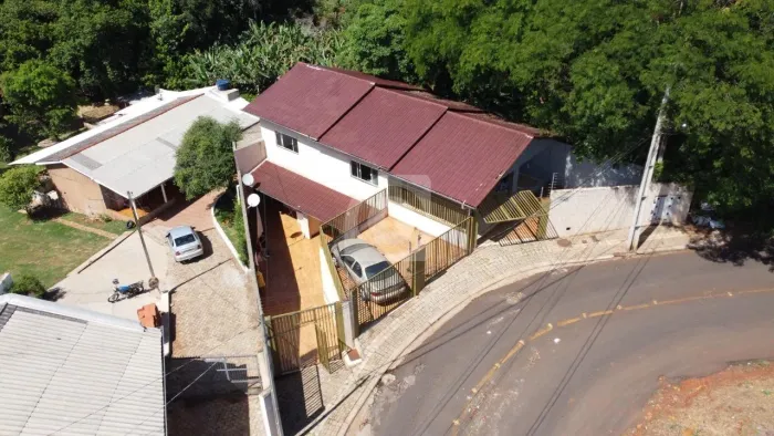 Casa e Kitnets à venda no bairro Beverly Falls em Foz do Iguaçu.