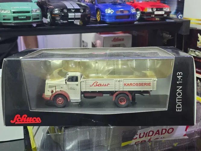 Miniatura 1:43 mercedes benz l6600 edição raríssima karosserie baur