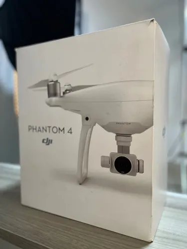 DJI Phantom 4 - Drone Profissional