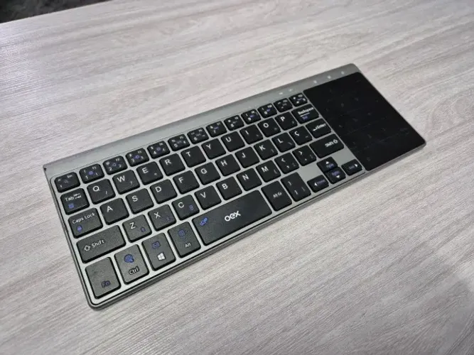 Teclado Bluetooth OEX QWERTY português Brasil cor preto