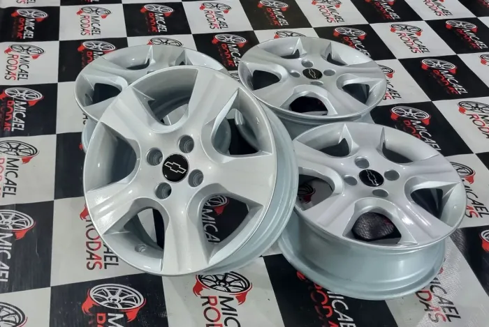 Jogo de Rodas aro 15 GM Astra corsa celta vectra kadett 4x100 Zeradas