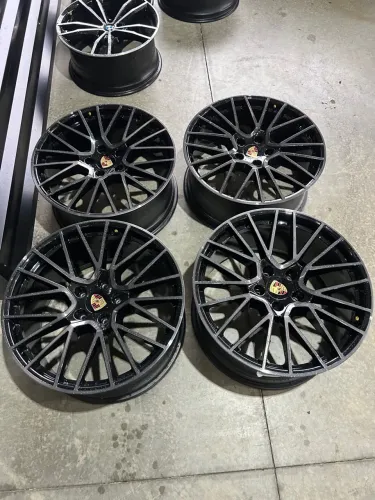 Jogo De Rodas Porsche Cayenne Preto Diamantado Fume Original 5x130 - 21x9,5 e 21x11