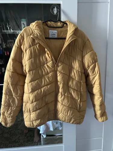 Jaqueta Puffer Amarela com Capuz
