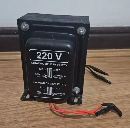 Autotransformador UPSAI AT-3.000 VA (+- 2100W) p converter tensão elétrica.