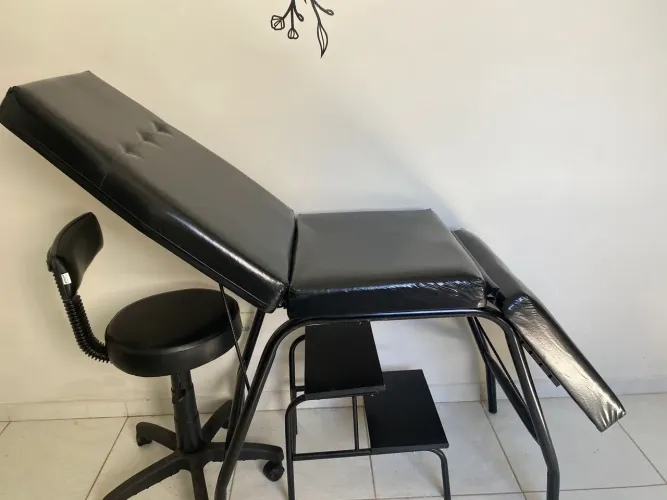 Maca, cadeira e escada para estética e/ou tatuagem